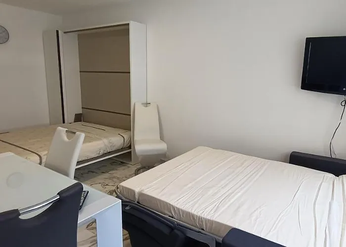 Casa Bella مينتون